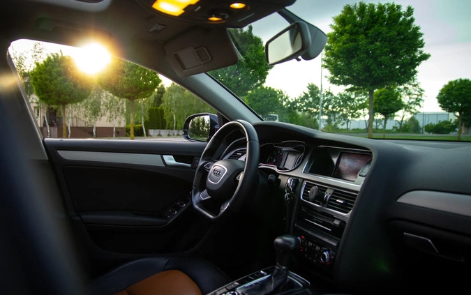 Audi A4 cena 49800 przebieg: 289000, rok produkcji 2012 z Wąbrzeźno małe 379